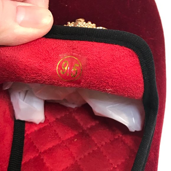 Jitai sz 9 1\2 velvet slip On loafer dress shoes red with gold crest studs - Picture 2 of 8